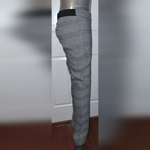 🆕️Liz Claiborne Laura Slim Leg Dress Pants Mid-Rise Sz 4 NWOT - Picture 3 of 7